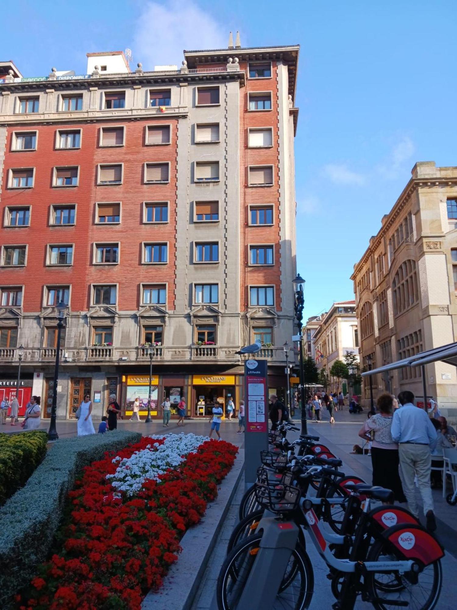 Bonito Piso En Gijon Centro Playa Apartment Exterior foto
